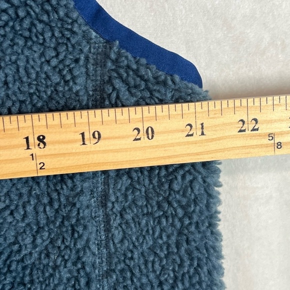 L.L. Bean Large Synchilla Sherpa Retro Pile Full Zip Vest in Blue - Picture 3 of 10